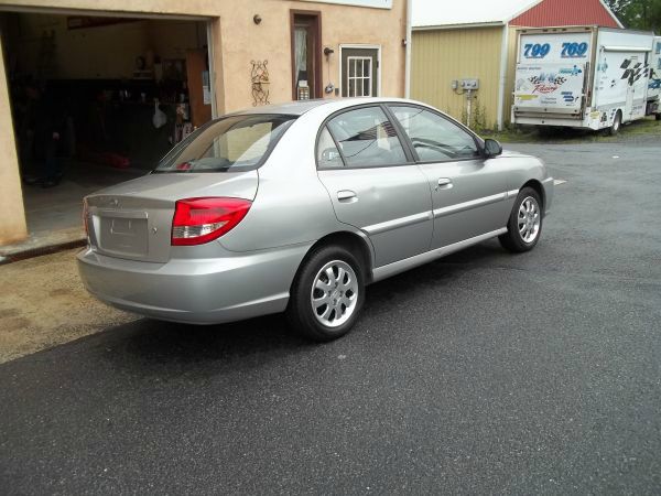 Kia Rio 2005 photo 1