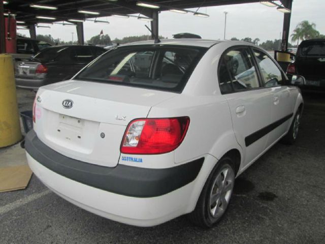 Kia Rio 2006 photo 4