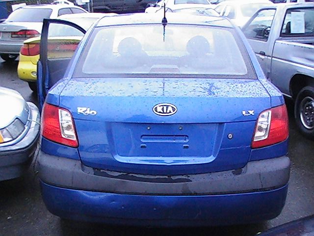 Kia Rio 2006 photo 1