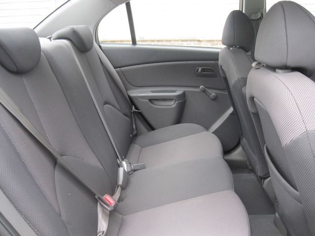 Kia Rio 2007 photo 8