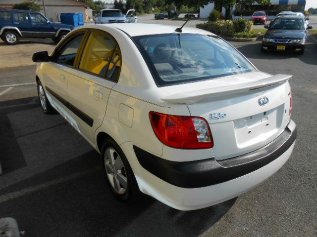 Kia Rio 2007 photo 2