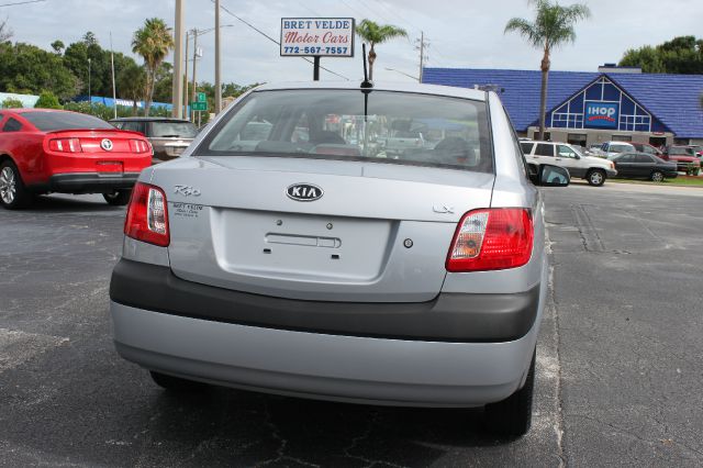 Kia Rio 2009 photo 13