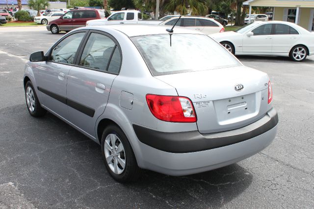 Kia Rio 2009 photo 15