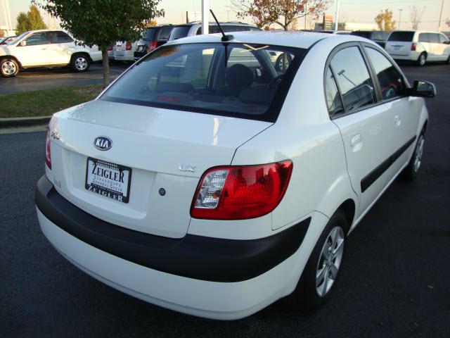 Kia Rio 2009 photo 4