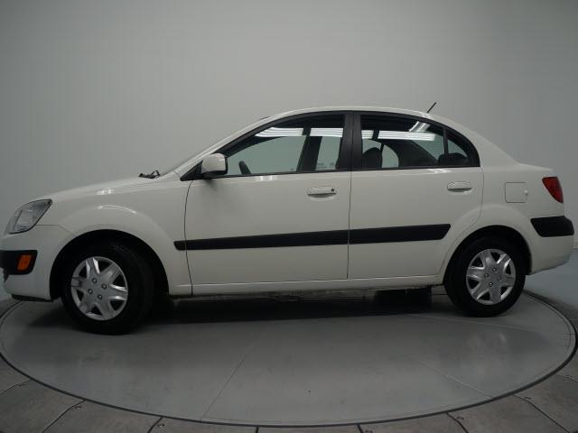 Kia Rio 2009 photo 3