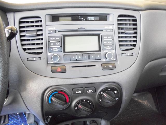 Kia Rio 2009 photo 2