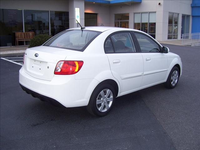 Kia Rio 2010 photo 2