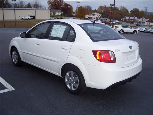 Kia Rio 2010 photo 4