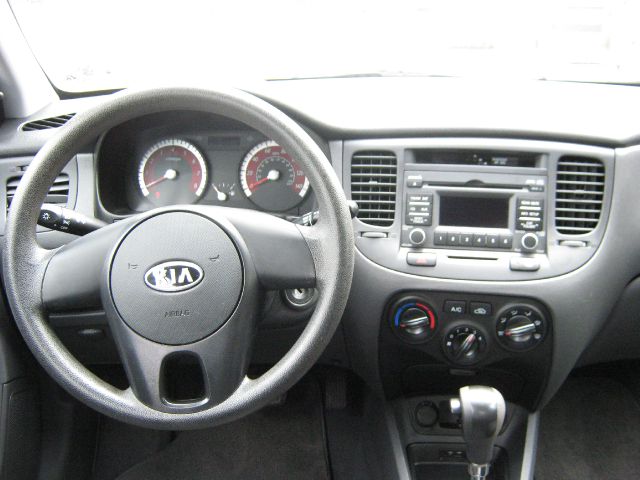 Kia Rio 2010 photo 3