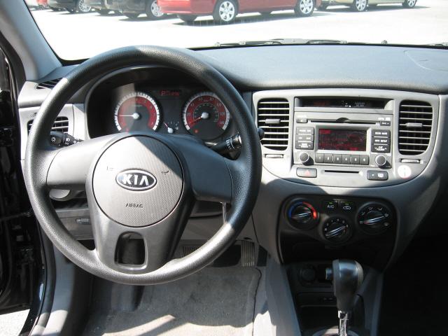 Kia Rio 2010 photo 2