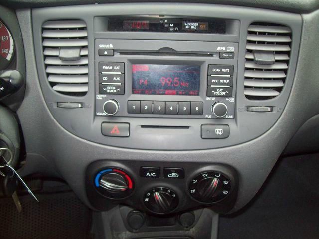 Kia Rio 2010 photo 2