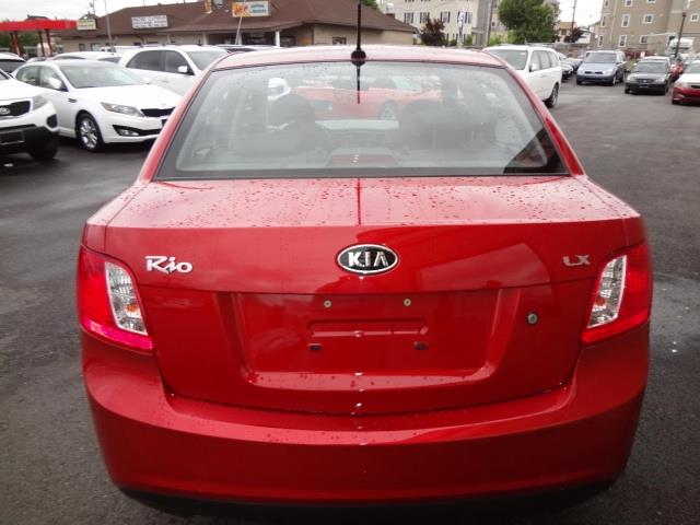 Kia Rio 2010 photo 1