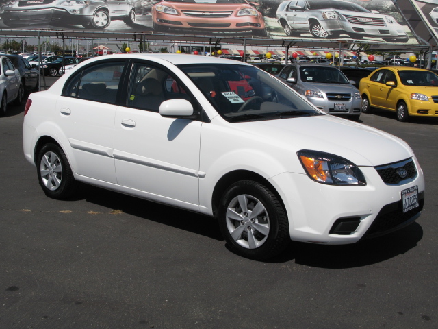 Kia Rio 2011 photo 1