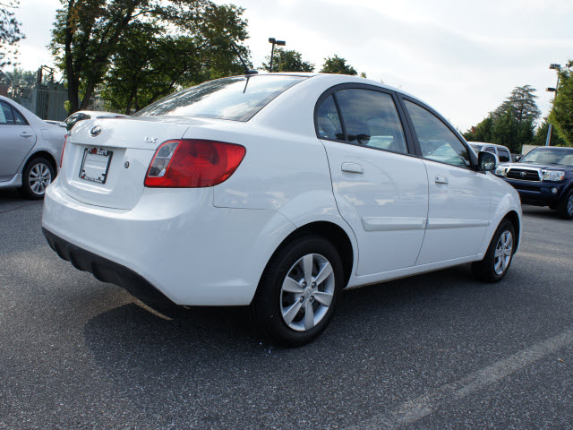 Kia Rio 2011 photo 2