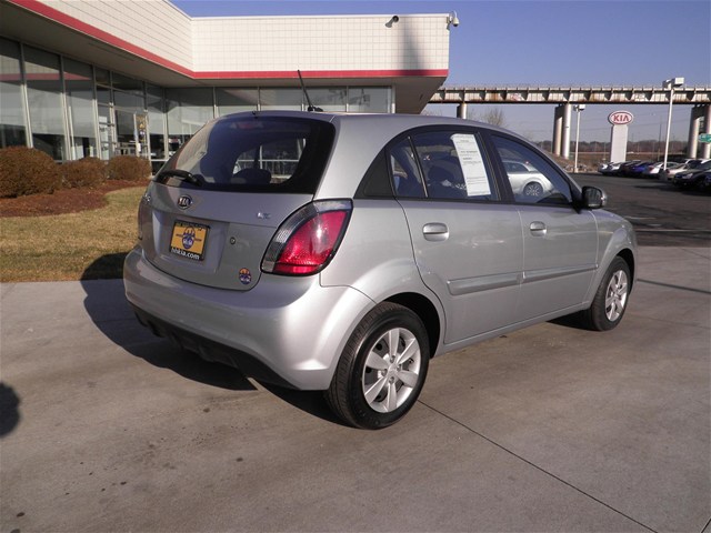 Kia Rio 2011 photo 2