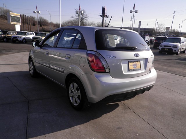 Kia Rio 2011 photo 3