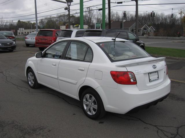 Kia Rio 2011 photo 4