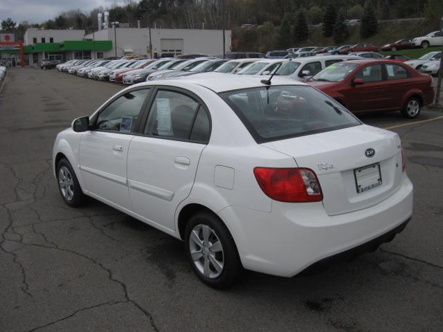 Kia Rio 2011 photo 4