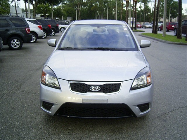 Kia Rio 2011 photo 1