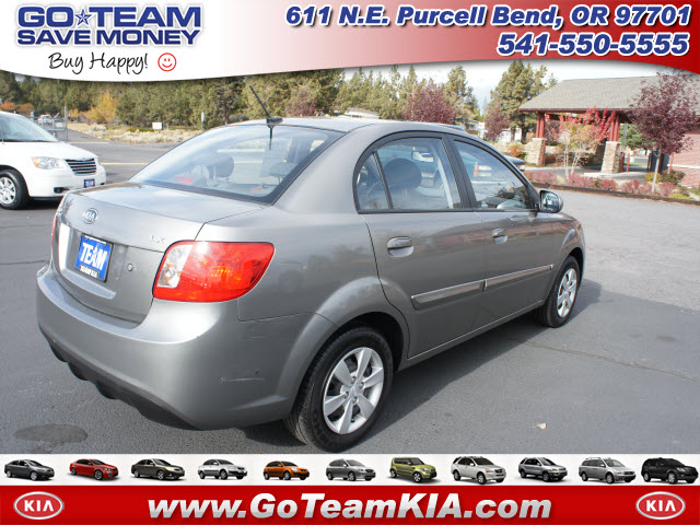 Kia Rio 2011 photo 2