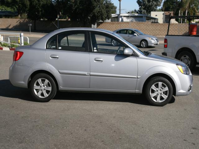 Kia Rio 2011 photo 1