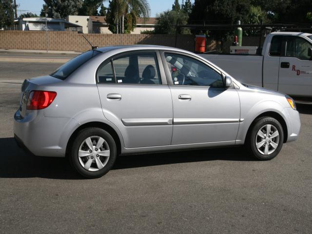 Kia Rio 2011 photo 2