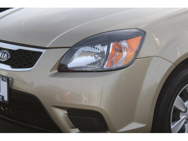 Kia Rio 2011 photo 1