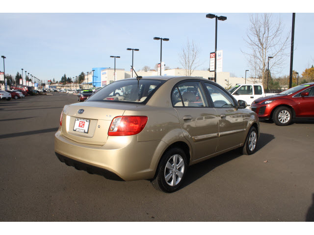 Kia Rio 2011 photo 5