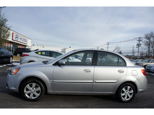 Kia Rio 2011 photo 1