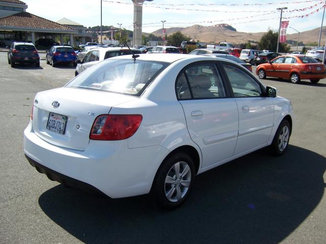 Kia Rio 2011 photo 3