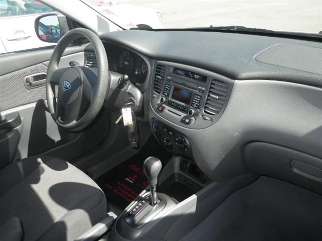 Kia Rio 2011 photo 2