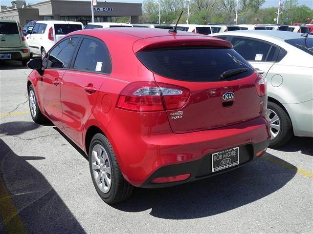 Kia Rio 2013 photo 1