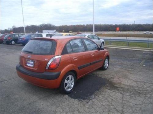 Kia Rio5 2006 photo 1