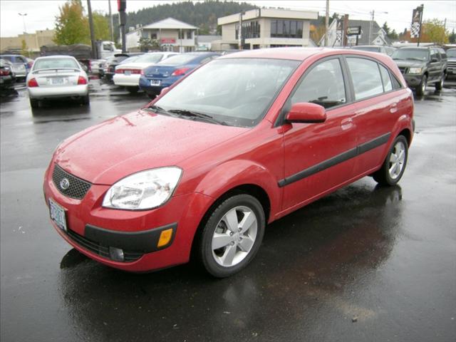 Kia Rio5 AWD, REAR DVD, Navigation, 3RD ROW, Mem/heat Seats Hatchback