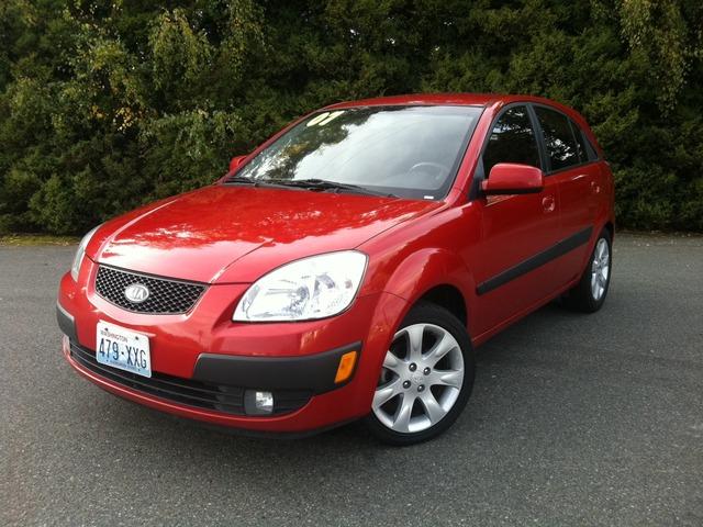 Kia Rio5 AWD, REAR DVD, Navigation, 3RD ROW, Mem/heat Seats Hatchback