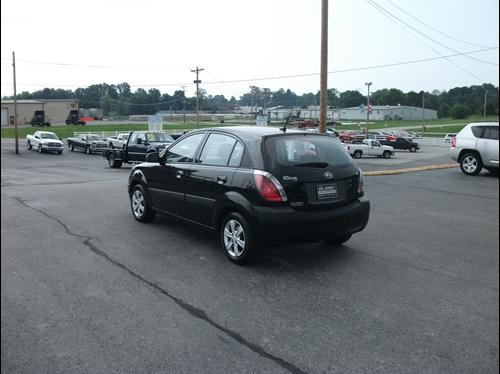 Kia Rio5 2009 photo 1