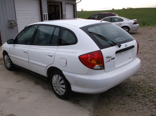 Kia Rio Cinco 2002 photo 2