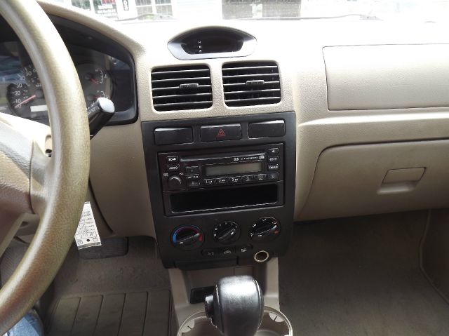 Kia Rio Cinco 2003 photo 7