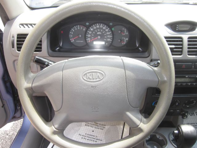 Kia Rio Cinco 2004 photo 4