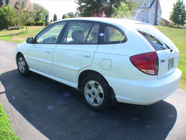 Kia Rio Cinco 2004 photo 1