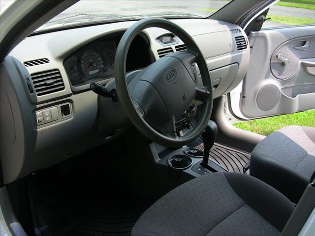 Kia Rio Cinco 2004 photo 2