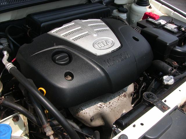 Kia Rio Cinco 2004 photo 3