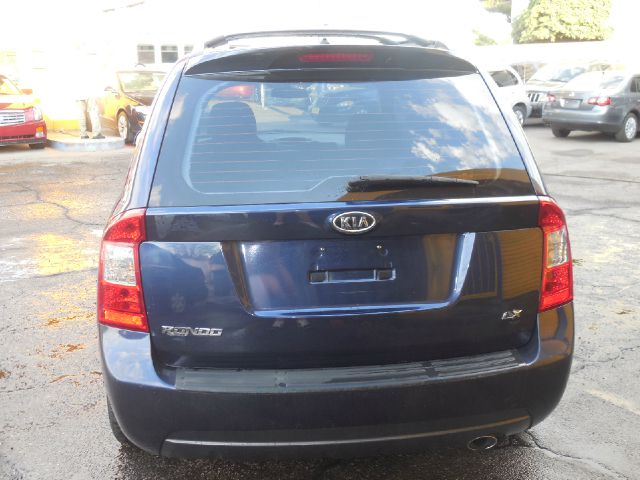 Kia Rondo 2007 photo 2