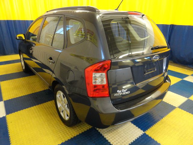 Kia Rondo 2007 photo 1