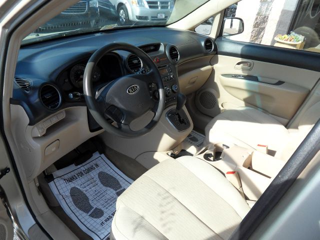 Kia Rondo 2007 photo 17