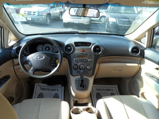 Kia Rondo 2007 photo 18