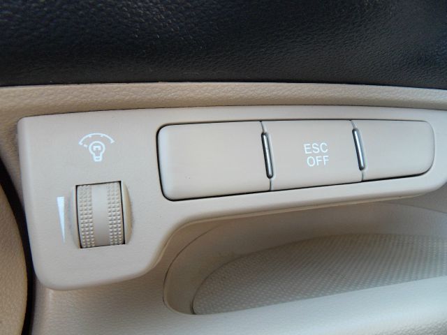 Kia Rondo 2007 photo 25