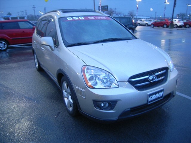 Kia Rondo 2007 photo 2