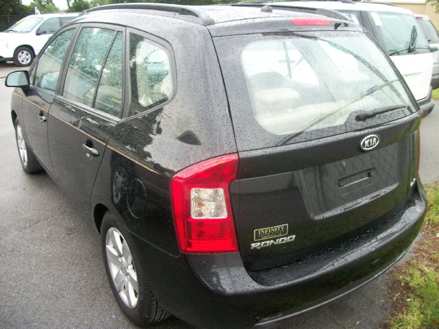 Kia Rondo 2007 photo 3