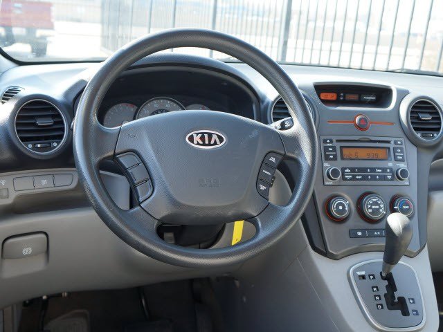 Kia Rondo 2007 photo 3